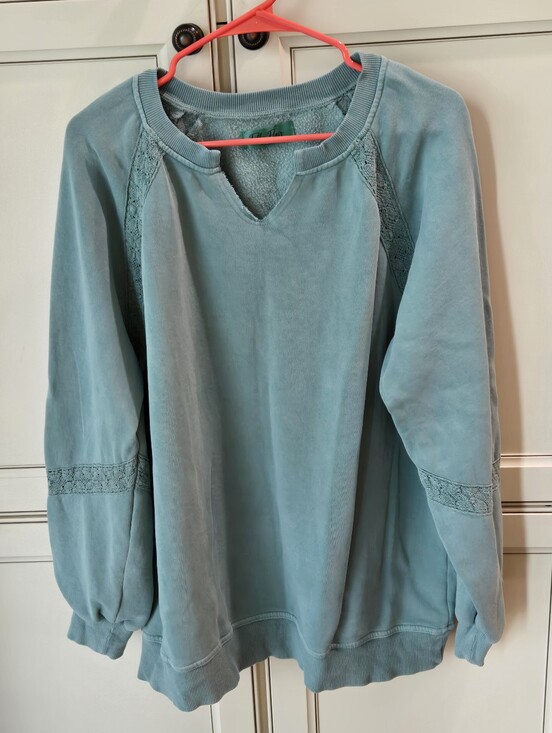 Filly Flair Tops - EUC Filly Flair Sweatshirt Size L Dusty Turquoise